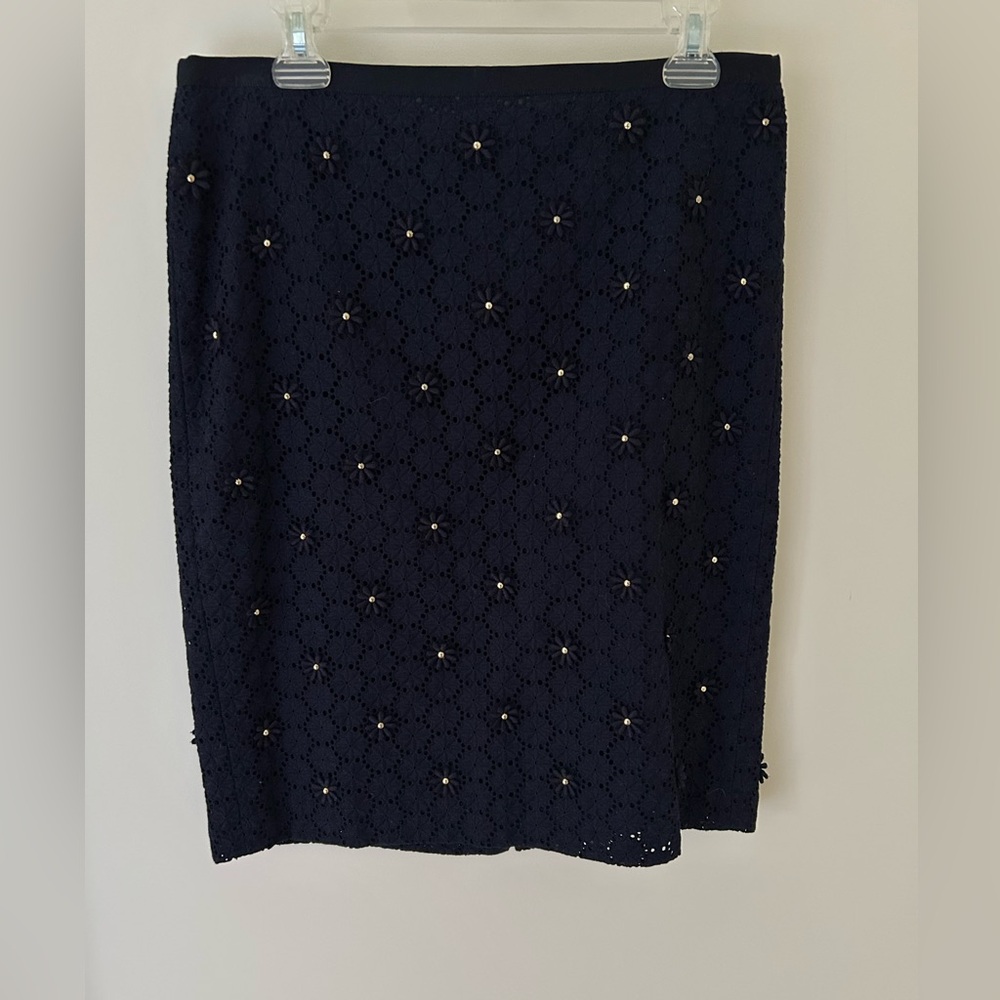 Talbots Navy Eyelet and Embroidered 3D Floral Pencil Skirt
Size: 10 
Like New